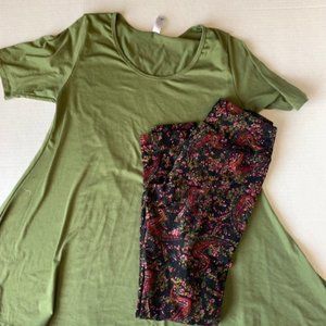 Lularoe Outfit -OS leggings & small Perfect tee